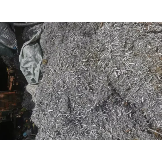 اختبار استرداد العناصر القيمة من خبث الصهر متعدد الفلزات