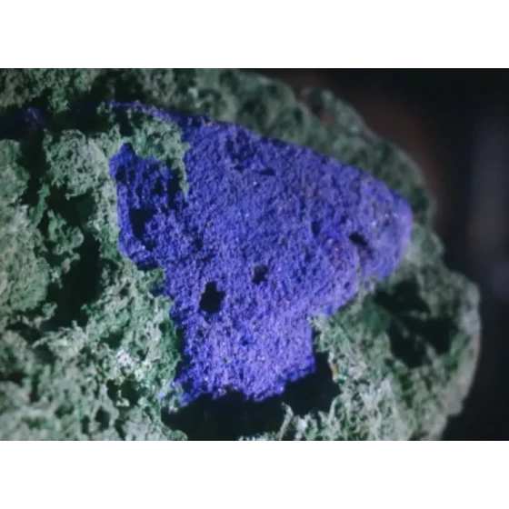 اختبار المعالجة المعدنية للأزوريت