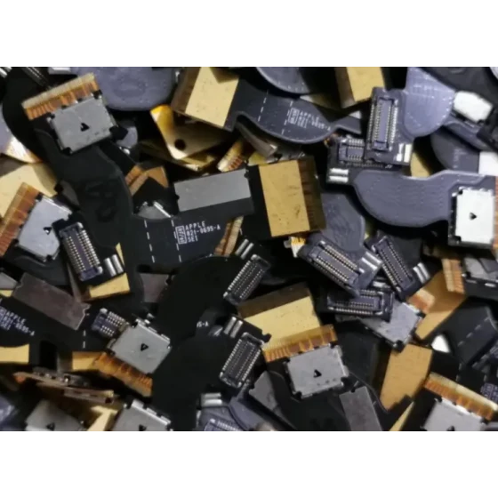 اختبار استعادة الموارد من النفايات الإلكترونية متعددة الفلزات