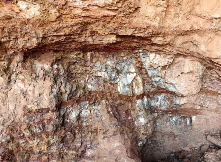 اختبار المعالجة المعدنية لخام الأكسيد المتعدد الفلزات