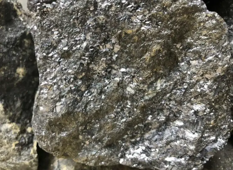 اختبار الفصل بالتعويم لخام كبريتيد النحاس والزنك والرصاص والزنك