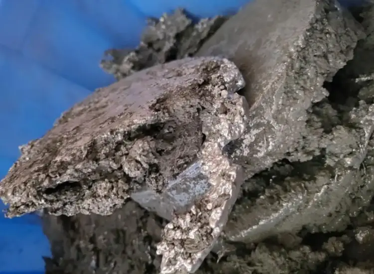 اختبار تخصيب المعادن من المخلفات الكيميائية للقصدير