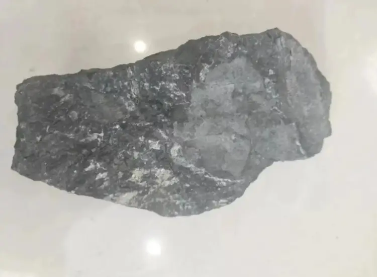 اختبار تعويم خام الموليبدينوم